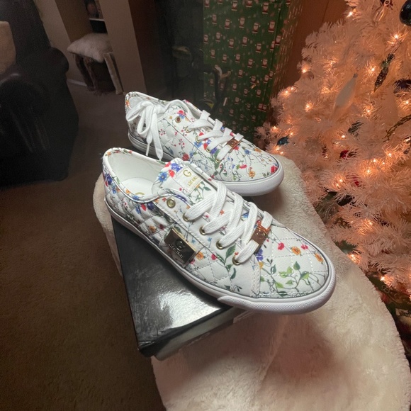 Beautiful Womens GBG Los Angeles Shoes - Picture 12 of 15